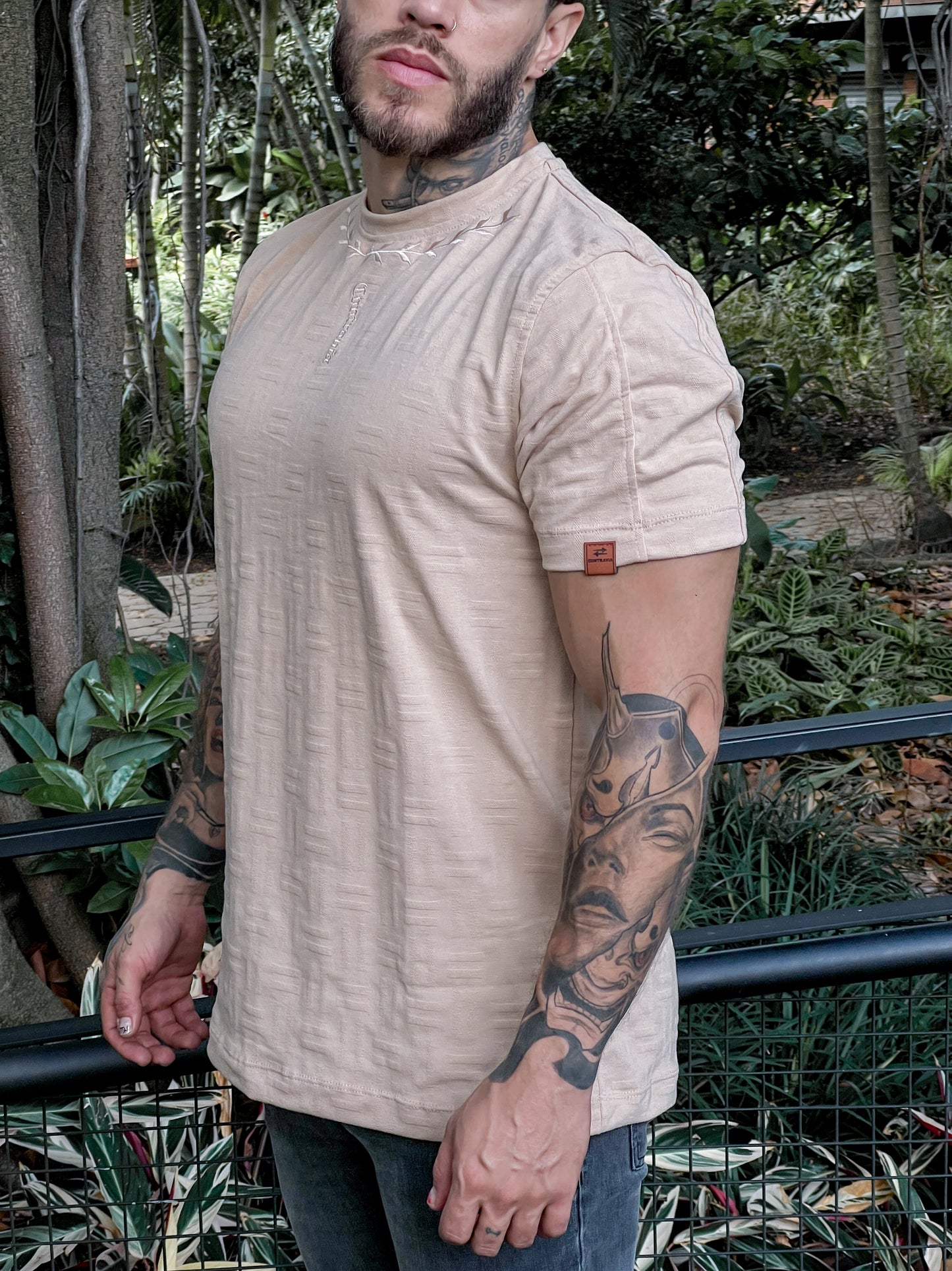 REF 103 308 CAMISETA TEXTURIZADA EN JACQUARD REGULAR FIT