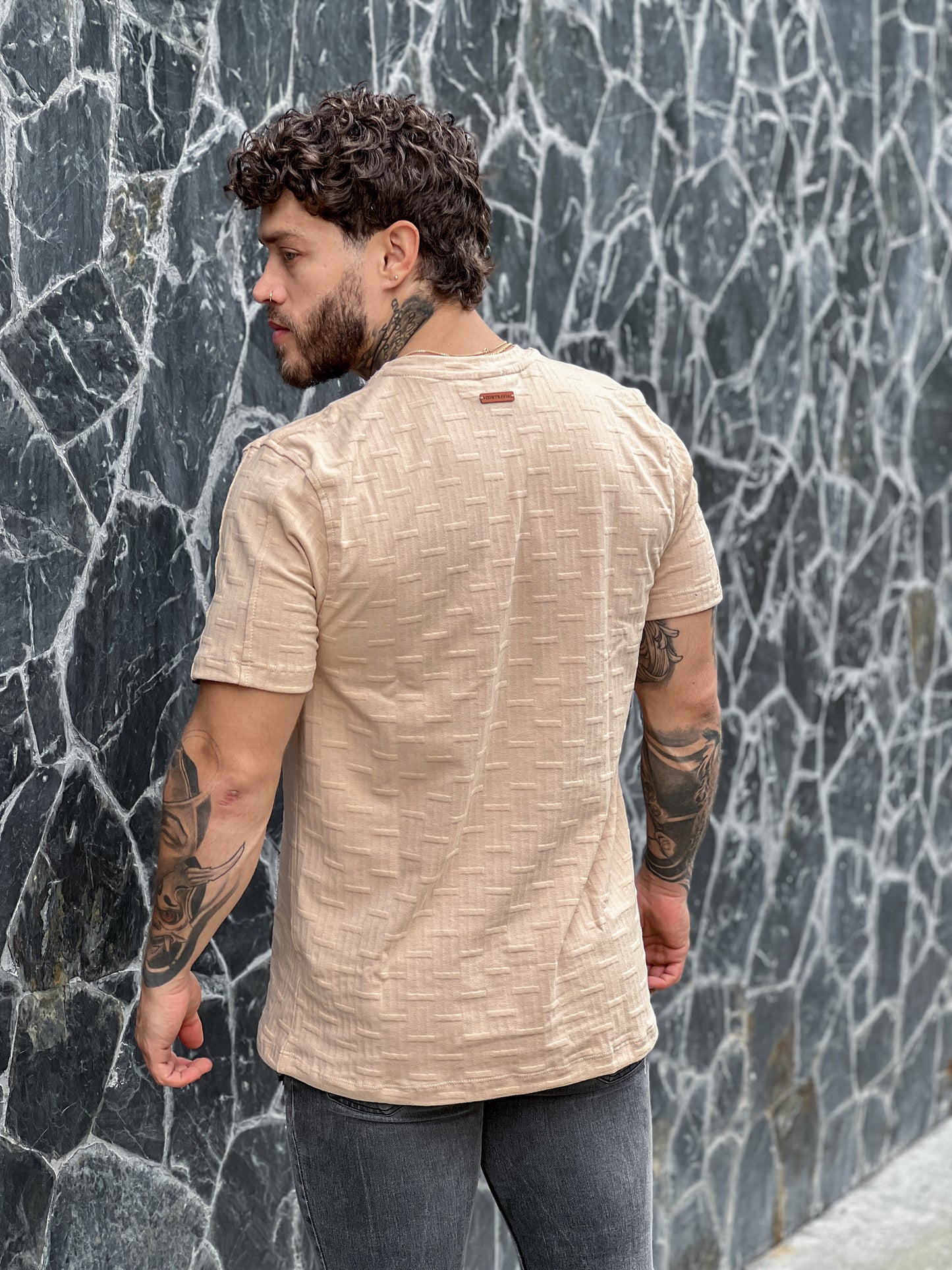 REF 103 304 CAMISETA TEXTURIZADA EN JACQUARD REGULAR FIT