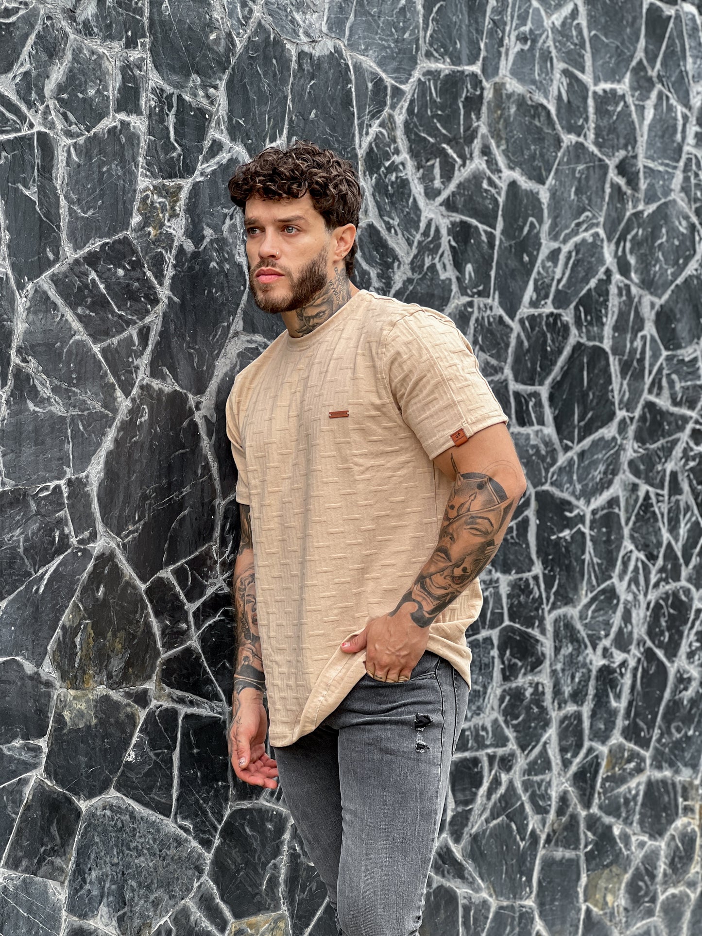 REF 103 304 CAMISETA TEXTURIZADA EN JACQUARD REGULAR FIT