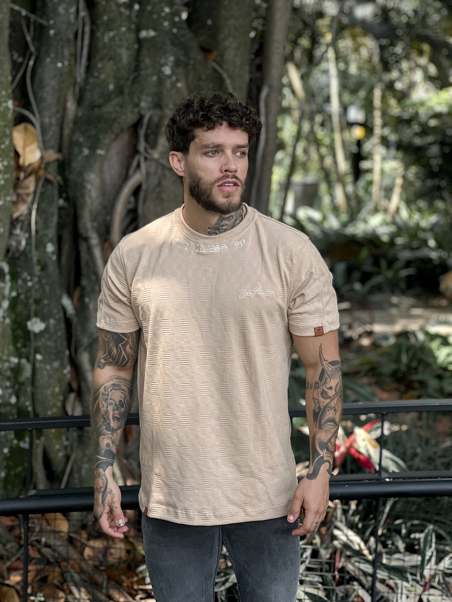 REF 103 311 CAMISETA TEXTURIZADA EN JACQUARD REGULAR FIT