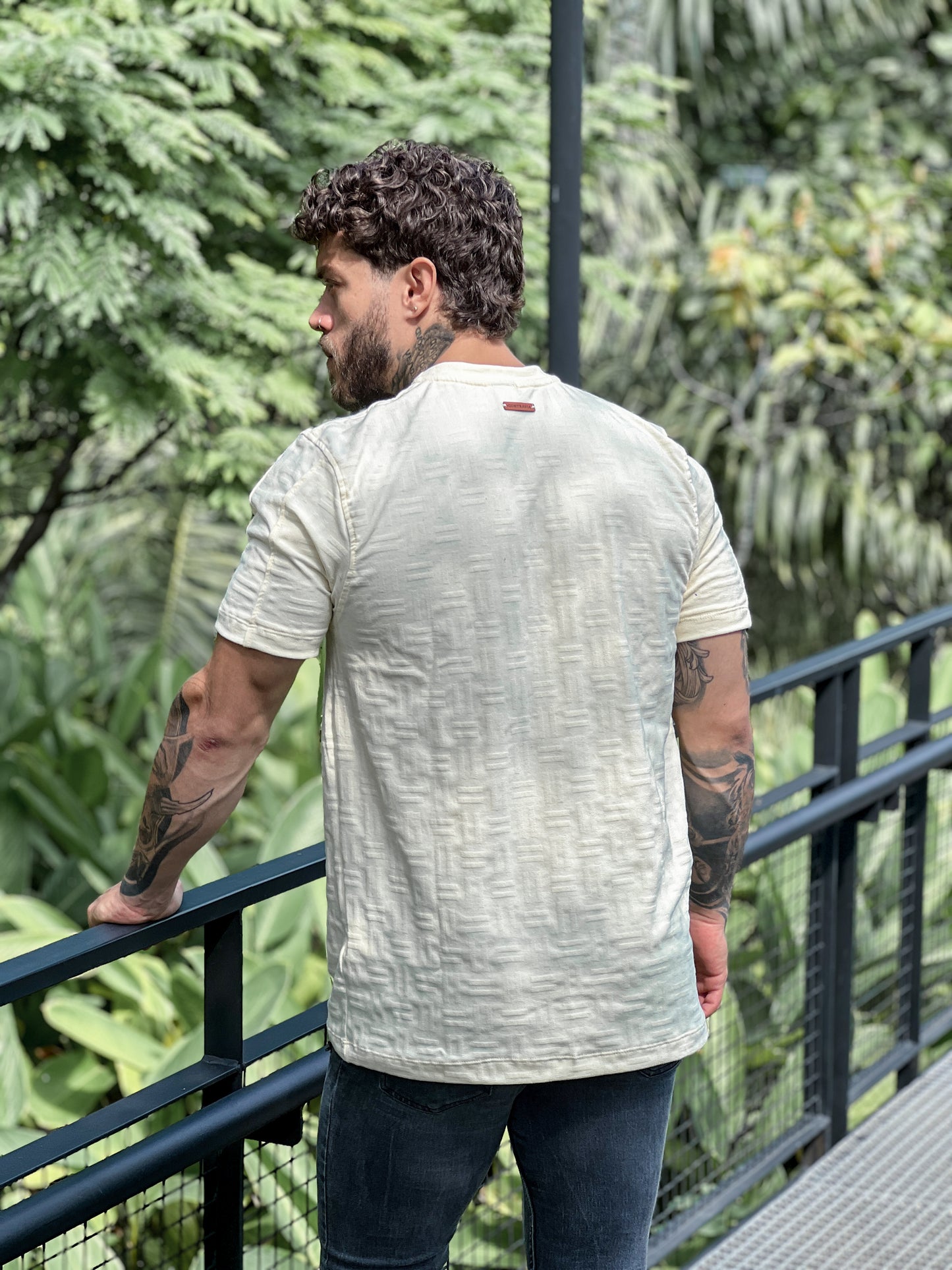 REF 103 308 CAMISETA TEXTURIZADA EN JACQUARD REGULAR FIT