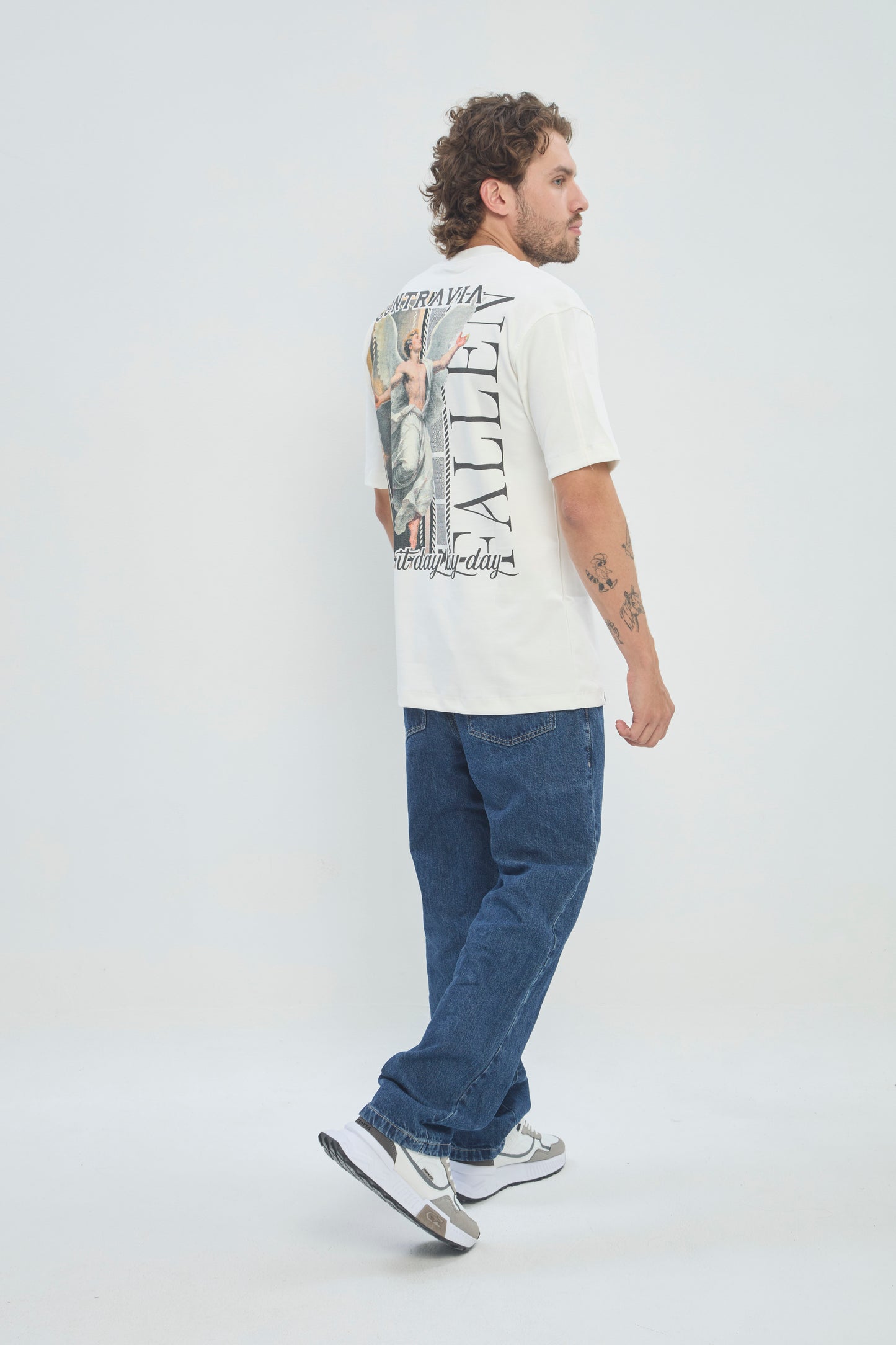 Camiseta Semi Oversize Hombre 250G Alto Gramaje Premium con Estampado Ángel