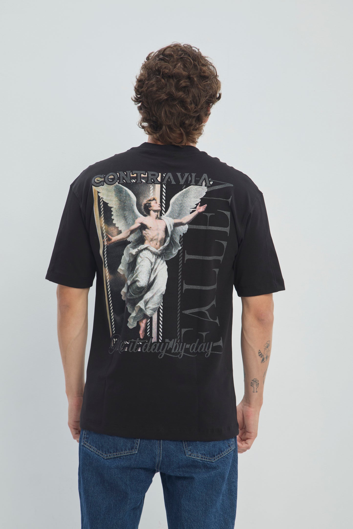 Camiseta Semi Oversize Hombre 250G Alto Gramaje Premium con Estampado Ángel