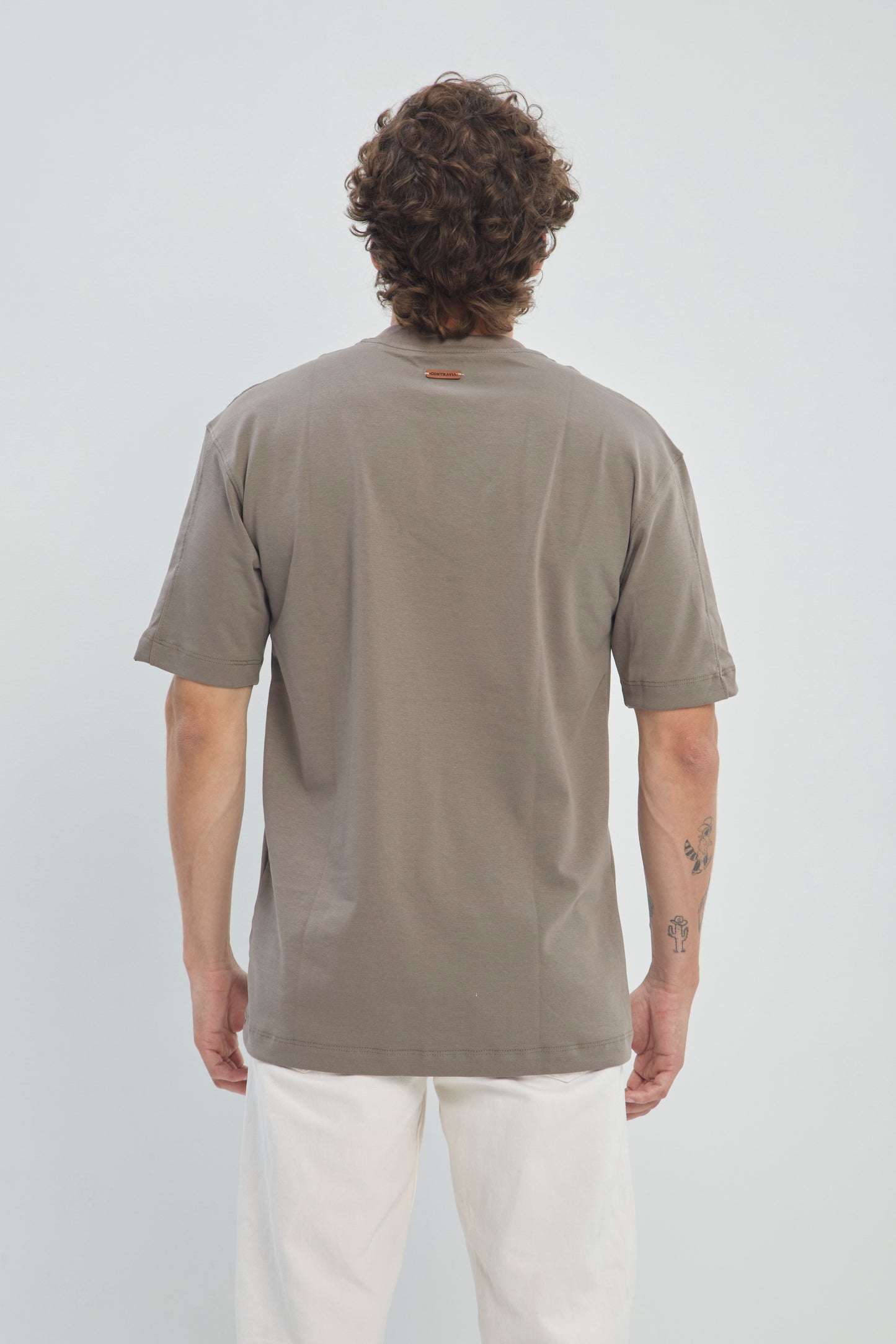 Camiseta Semi Oversize Hombre 250G Alto Gramaje con Bordado Tono a Tono Premium