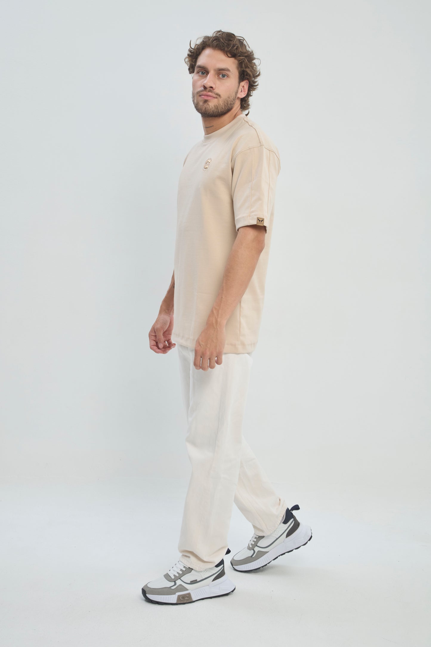 Camiseta Semi Oversize Hombre 250G Alto Gramaje con Bordado Tono a Tono Premium - REF: 970304