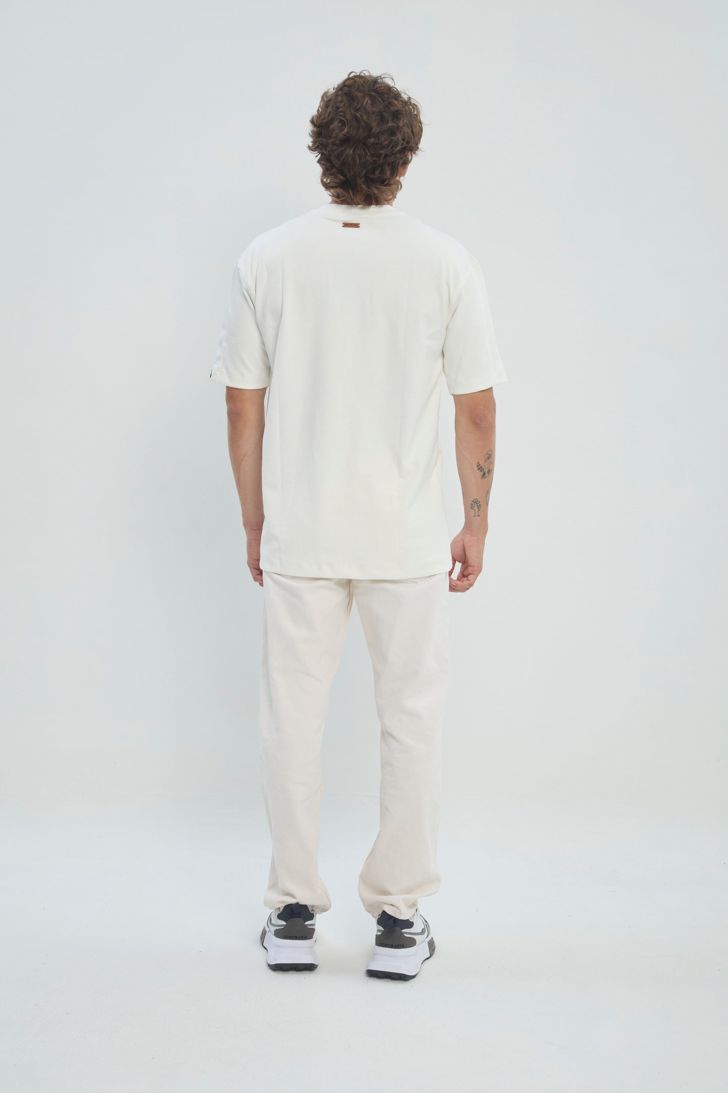 Camiseta Semi Oversize Hombre 250G Alto Gramaje con Bordado Tono a Tono Premium - REF: 970304