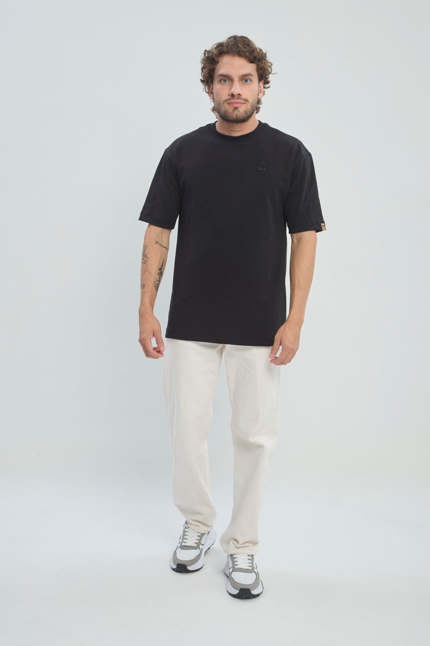 Camiseta Semi Oversize Hombre 250G Alto Gramaje con Bordado Tono a Tono Premium - REF: 970304