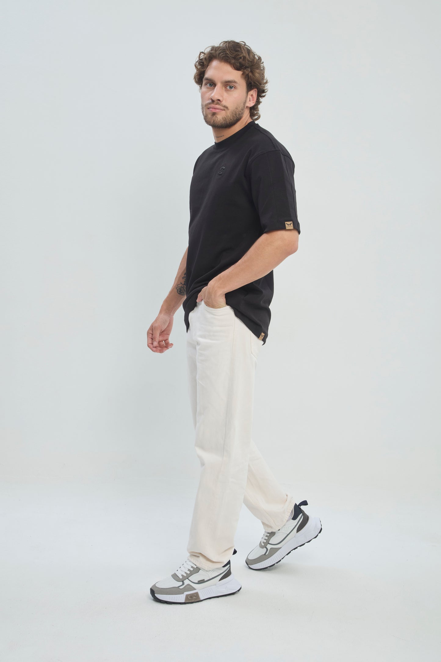 Camiseta Semi Oversize Hombre 250G Alto Gramaje con Bordado Tono a Tono Premium - REF: 970304