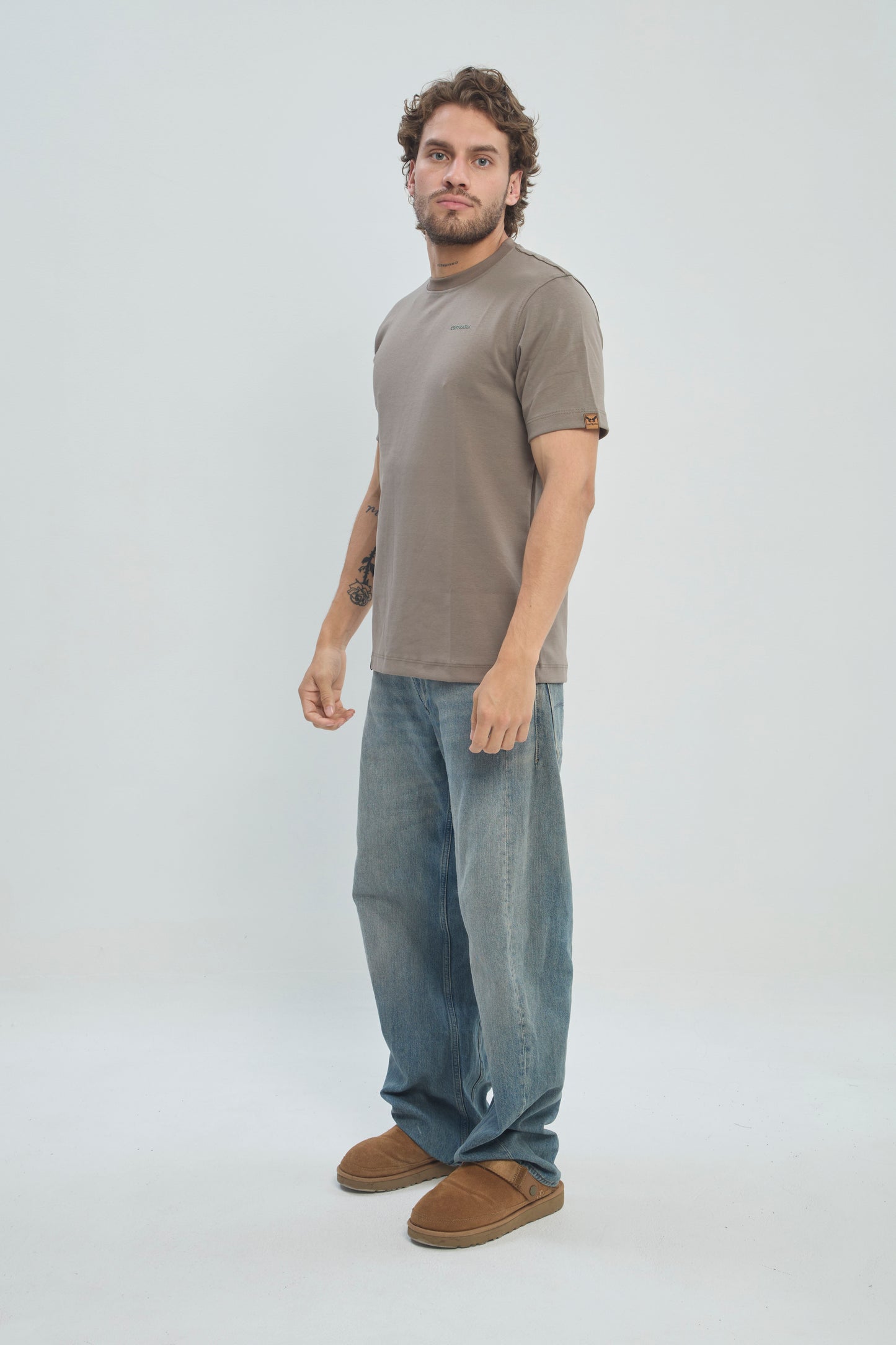 Camiseta Hombre Regular Fit 250G Alto Gramaje CLASICA Minimalista
