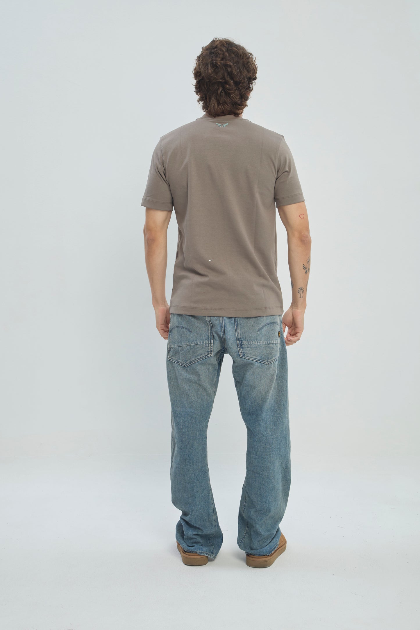 Camiseta Hombre Regular Fit 250G Alto Gramaje CLASICA Minimalista