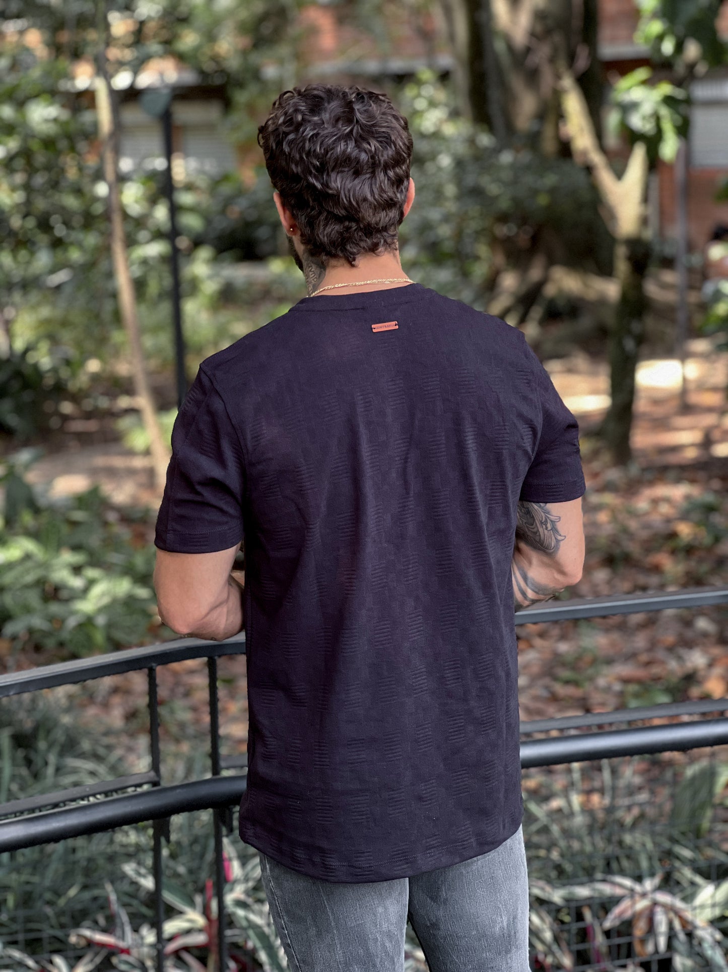 REF 103 311 CAMISETA TEXTURIZADA EN JACQUARD REGULAR FIT